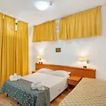 Bed & Breakfast H Ruiins 3*
