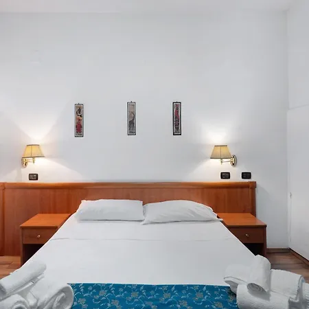 H Ruiins Bed & Breakfast 3*