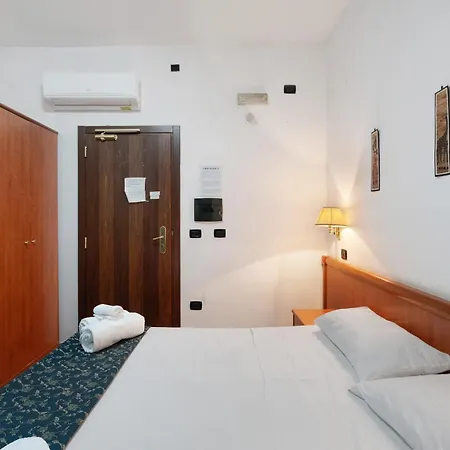 Bed & Breakfast H Ruiins 3*