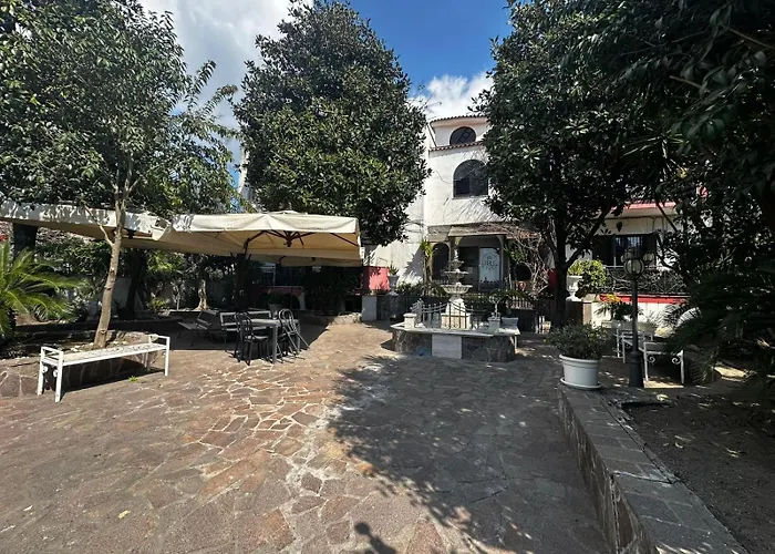 H Ruiins Bed & Breakfast Pompeï