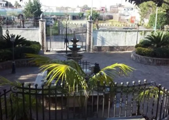 H Ruiins Bed & Breakfast