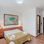 H Ruiins Bed & Breakfast