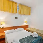 Bed & Breakfast H Ruiins 3*
