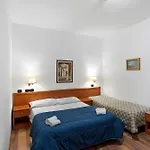 H Ruiins Bed & Breakfast