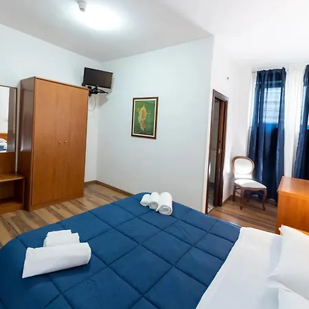 H Ruiins 3* Pompei