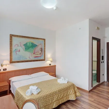 H Ruiins Bed and Breakfast