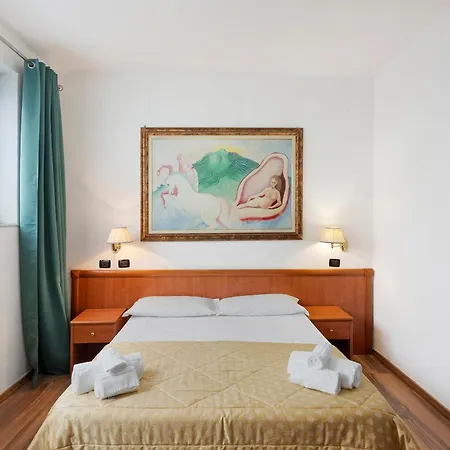 H Ruiins Apart Otel 3*