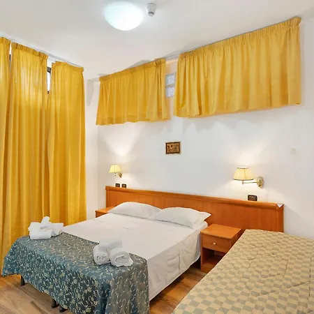 Apart Otel H Ruiins 3*