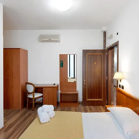 H Ruiins 3* Pompei