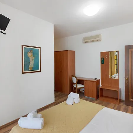 H Ruiins Apart Otel 3*