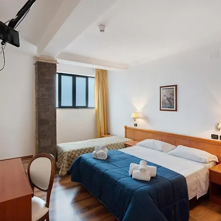 H Ruiins 3* Pompei