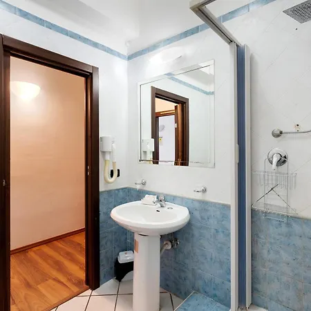 Apart Otel H Ruiins 3*