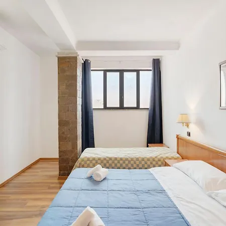 Apart Otel H Ruiins 3*