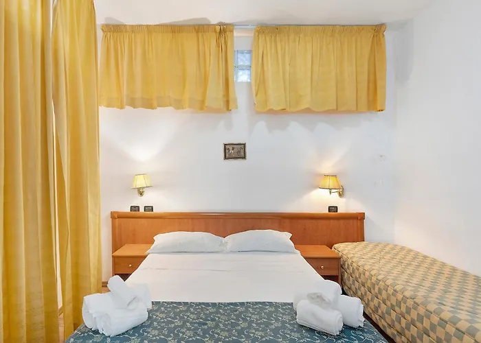 Bed and Breakfast H Ruiins 3*