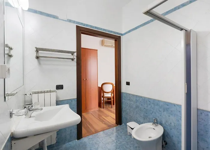 H Ruiins Bed and Breakfast 3*